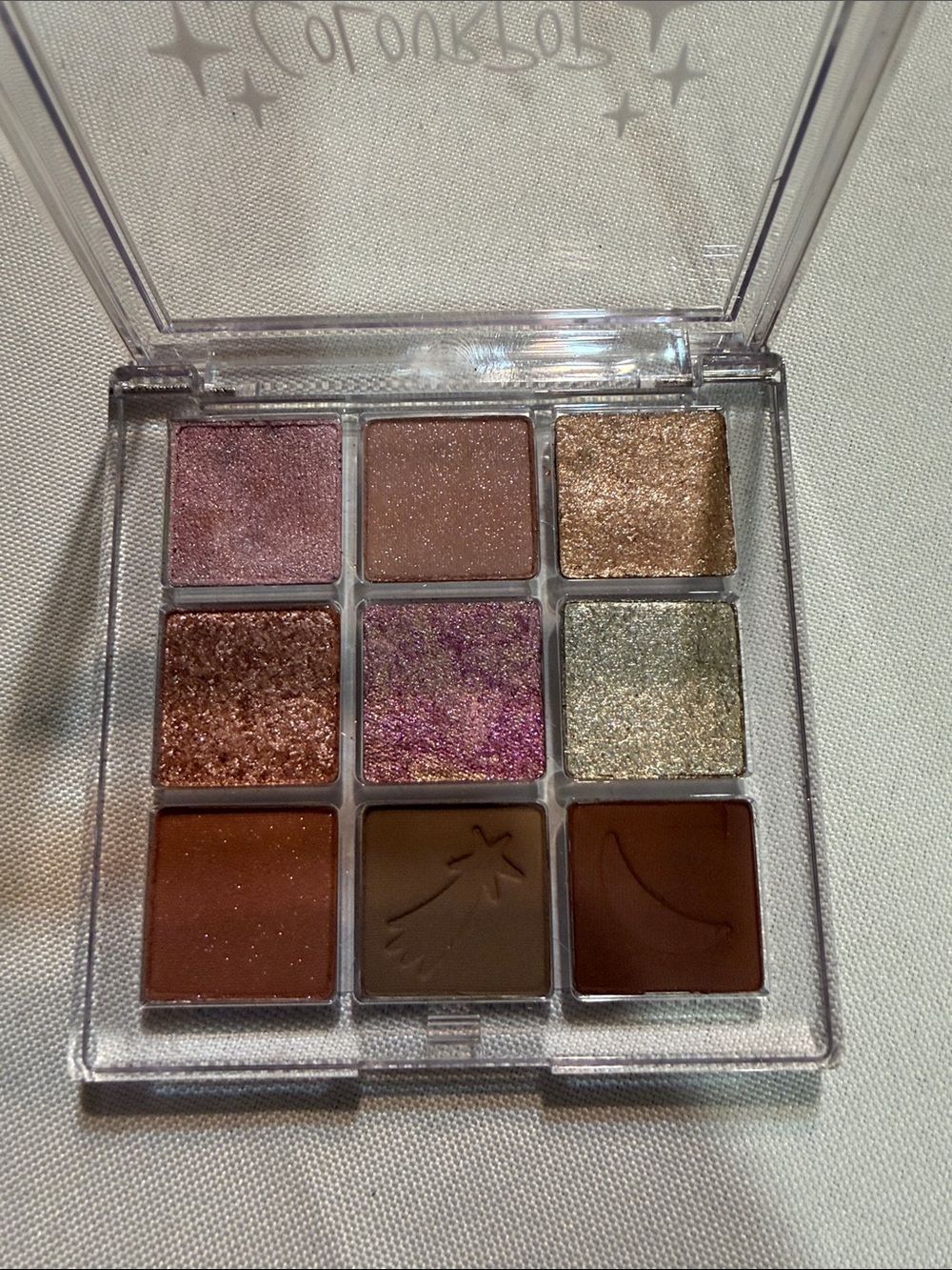 Assorted eyeshadows - Picture 8 of 15
